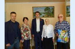 08.05.2022 Участника войны Нилу Алексеевну Пожарицкую поздравили с праздником | Администрация муниципального округа город Партизанск Приморского края Официальный сайт